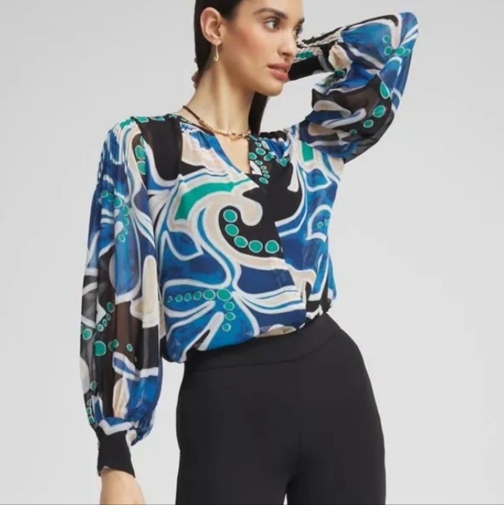 Chico's Pintuck Detail Floral Print Top Size 6 Career Office